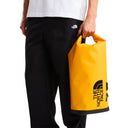 The North Face Base Camp Dry Bag - Packsack 12L (summit gold/tnf black) - Ansicht 6