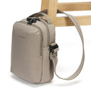 pacsafe V Tour Crossbody - Umhängetasche 28.5 cm (beige) - Ansicht 7