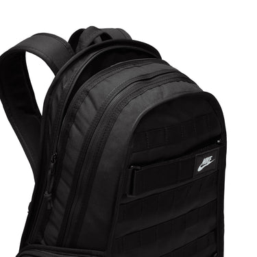 Nike Sportswear RPM - Rucksack 15" 53.5 cm (schwarz/weiß) - Ansicht 7