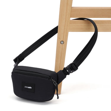 pacsafe GO Micro Sling - Gürteltasche 19 cm (jet black) - Ansicht 6
