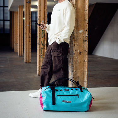 Ortlieb Duffle Lite 60 - Reisetasche / Rucksack 58 cm (blue cyber pink) - Ansicht 10