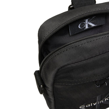 Calvin Klein Bold Logo - Umhängetasche 28 cm (black) - Ansicht 3