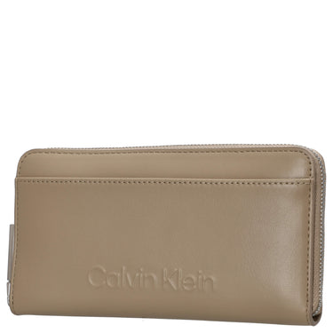 Calvin Klein Embossed Logo - Geldbörse L 12cc 19.2 cm RFID (crockery) - Ansicht 2