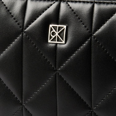 Calvin Klein Quilted Emblem - Umhängetasche 18 cm (black) - Ansicht 4